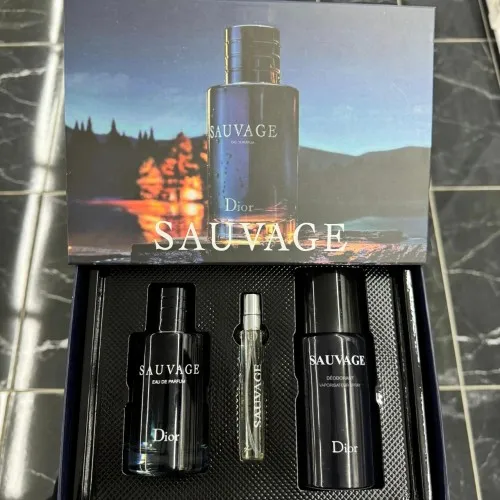 Dior Sauvage EDP Erkek Hediyelik Set Dior Sauvage EDP Erkek Hediyelik Set